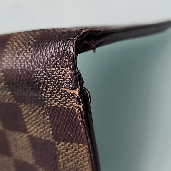 Louis Vuitton Damier Ebene Men's Wallet - Picture 4 of 11